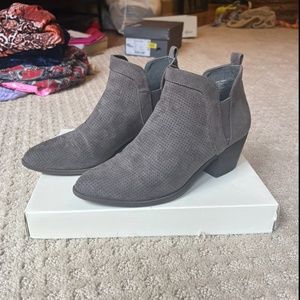 Style & Co Size 7 Grey Suede Booties